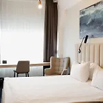 Loop Szálloda 4*
