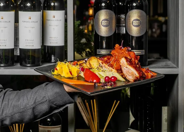 Готель Loop 4*