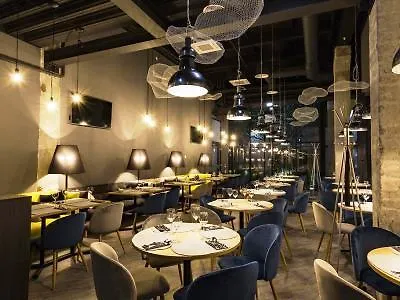 Готель Loop 4*